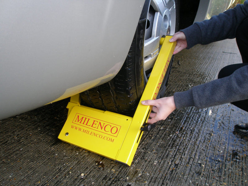 Milenco Compact Wheel Clamp Caravan and Motorhome